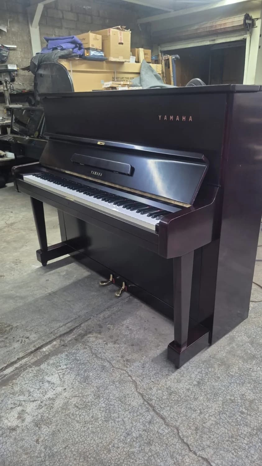 YAMAHA · U1